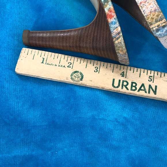 Moda Spana Multi Color Stripe Embossed Leather Heels sz 9 - Picture 8 of 9